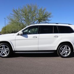 Mercedes SUV Gl550
