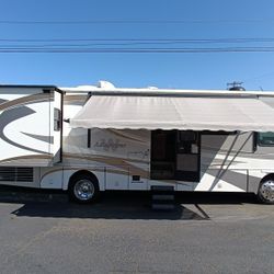 2010 Winnebago Adventurer 32H