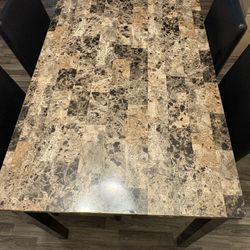 Dining table w chairs 