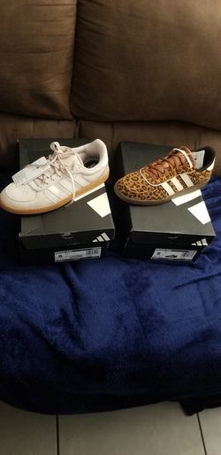 Women's Adidas sneakers