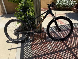 Giant Mountain Bike