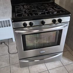 Solid Stove In Working Condition 