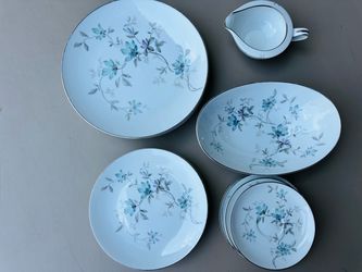 16-piece Lorene Noritake China Dinnerware