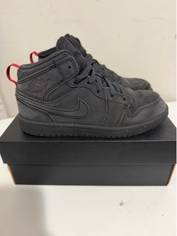 Jordan 1 Mid  Size 2Y