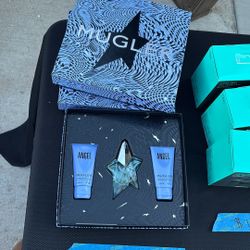 Mugler Angel Perfume Set $15