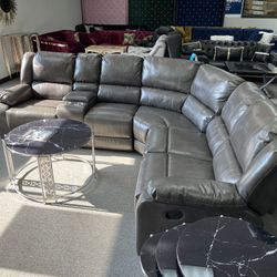 New In The Box 📦 Grey Leather Living Room Sectional With USB Port - Delivery Available 
