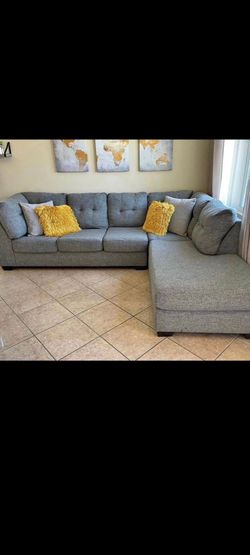 Modern Sectional Couch Gray 🛋 Very Clean 🛋 Like New 🛋