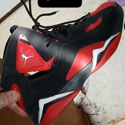 Air Jordan True Flight "Black University Red"