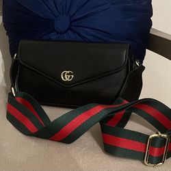 Black Crossbody !! 