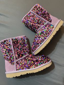 Uggs lavender sequin boots size 2
