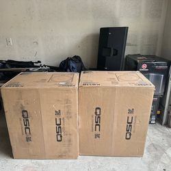 QSC  Ks118 18 inch Subwoofers with cover (2)