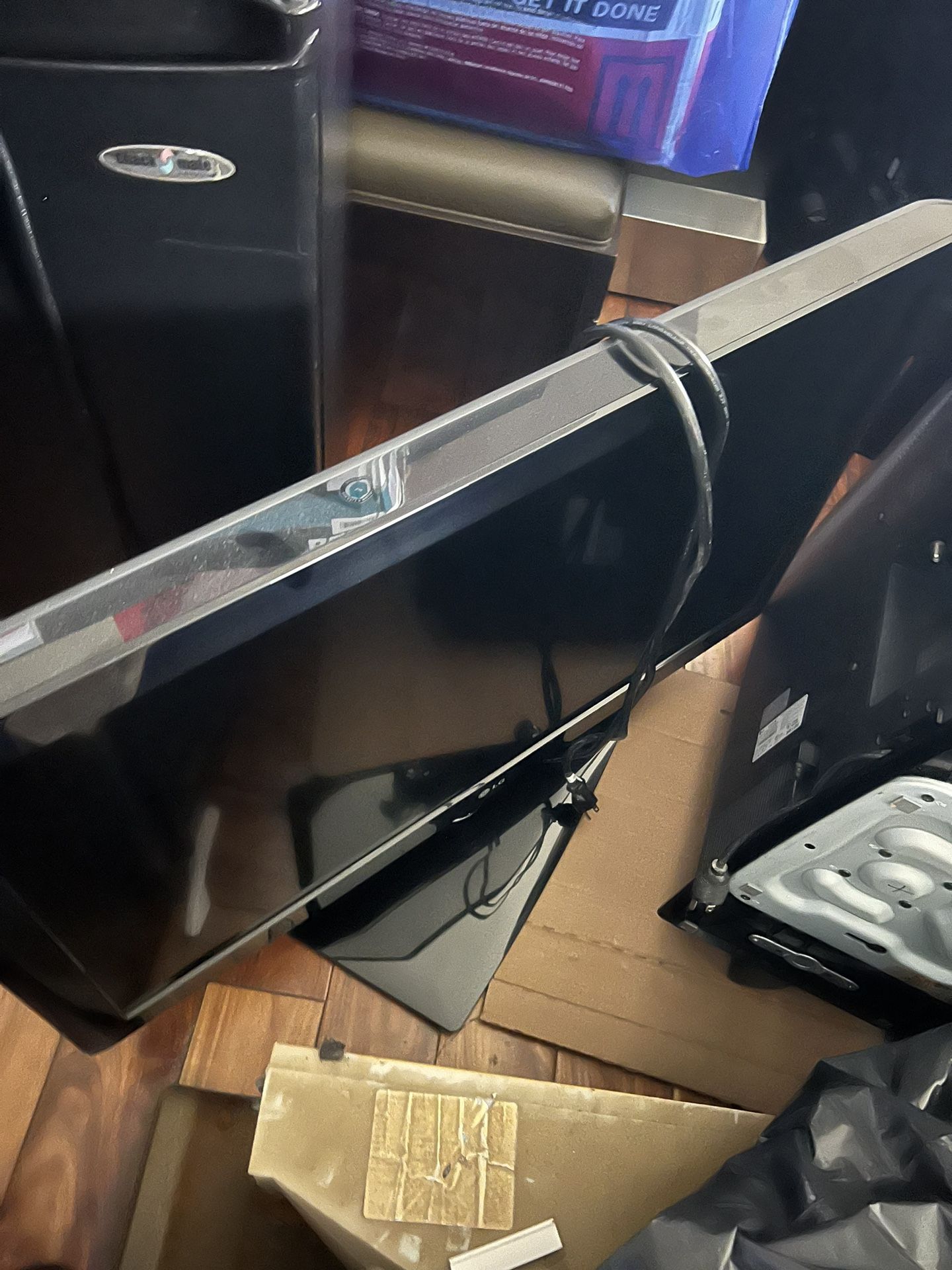 37 LG tVS