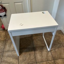 White Desk With Drawer