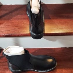9.5 WW  Black Chelsea Boot From City Chic