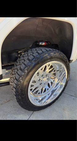 NEW American Force Nova / Toyo RT Trail Package