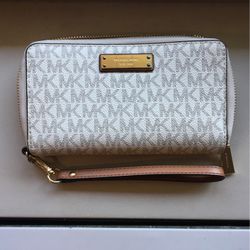 Michael Kors Continental Wristlet Vanilla 