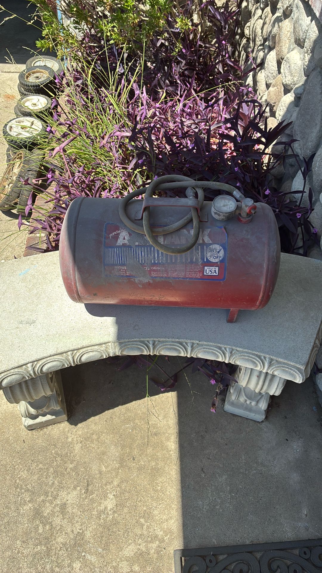Portable air tank