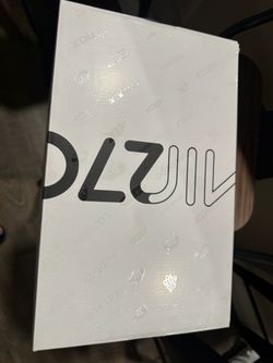 Nike Women’s Air Max 270 Shoes w/ box