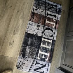 Kitchen runner 1’8” w by 3’10” long