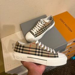 Burberry Shoes 
