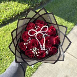12 red rose bouquet