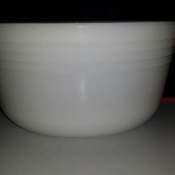 Pyrex mixer bowl