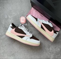 Air Jordan 1 Low x Travis Scott "Dark Pony"
