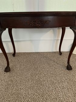 Mahogany table with 3 extension boards.