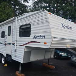 2002 Comfort 23 Fifth Wheel Camper Trailer
