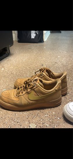 NIKE AIR FORCES (2)