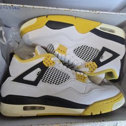 Jordan 4 Vivid Sulfur Size 10