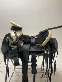 Montura charra de cuero