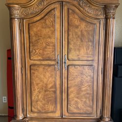 TV Armoire 