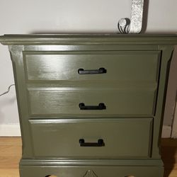 Refurbished, Osiris Green, Singular Side Table