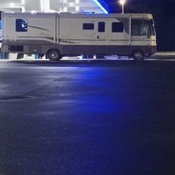 2002 winnebago adventurer RV