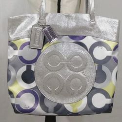 Brand New With Tags Coach Julia OP Art Signature Tote