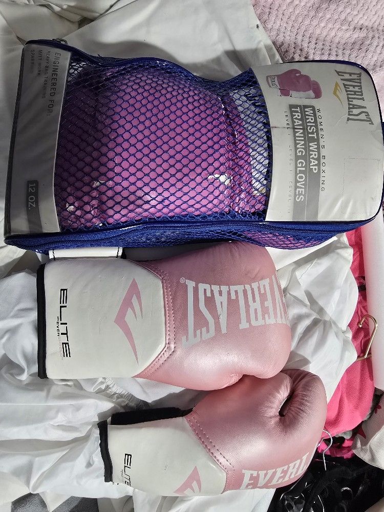 Womens Boxing Gloves  Pink PU 77055