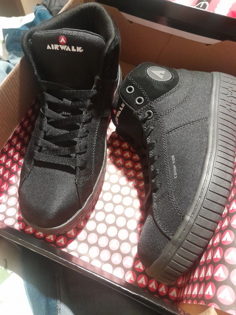 Brand New Men's Airwalk 9.5 Comp Toe Shoes