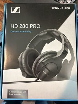 SENNHEISER HD280 Pro headphones