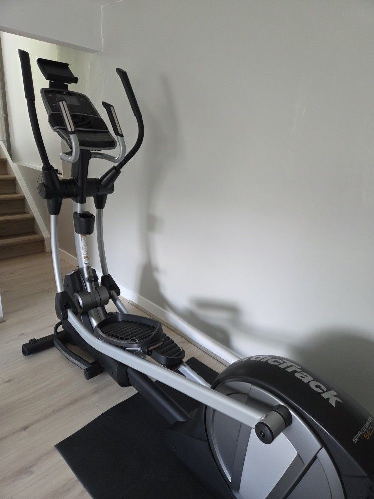 NordicTrack SpaceSaver SE7i Elliptical