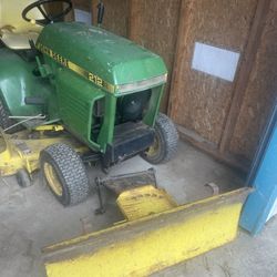 John Deere 212