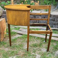 $120 Gossip Bench / Telephone Table / Entry Bench