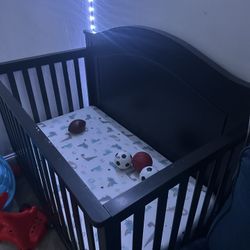 Charlie 4 In 1 Convertible Baby Crib 