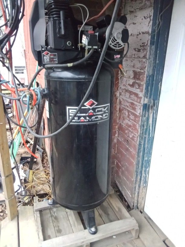 Black Diamond 60 Gallon Air Compressor