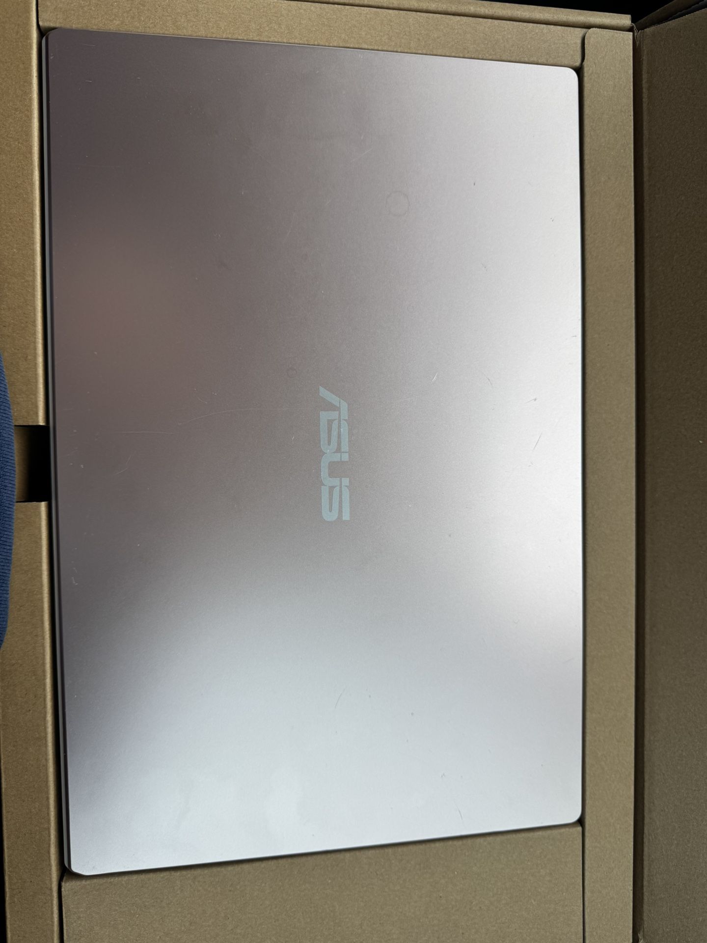 Asus 14 in. Intel laptop