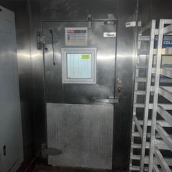 WALK IN COOLER