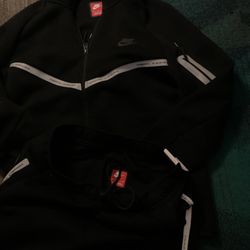 100  Brand New Size Medium 