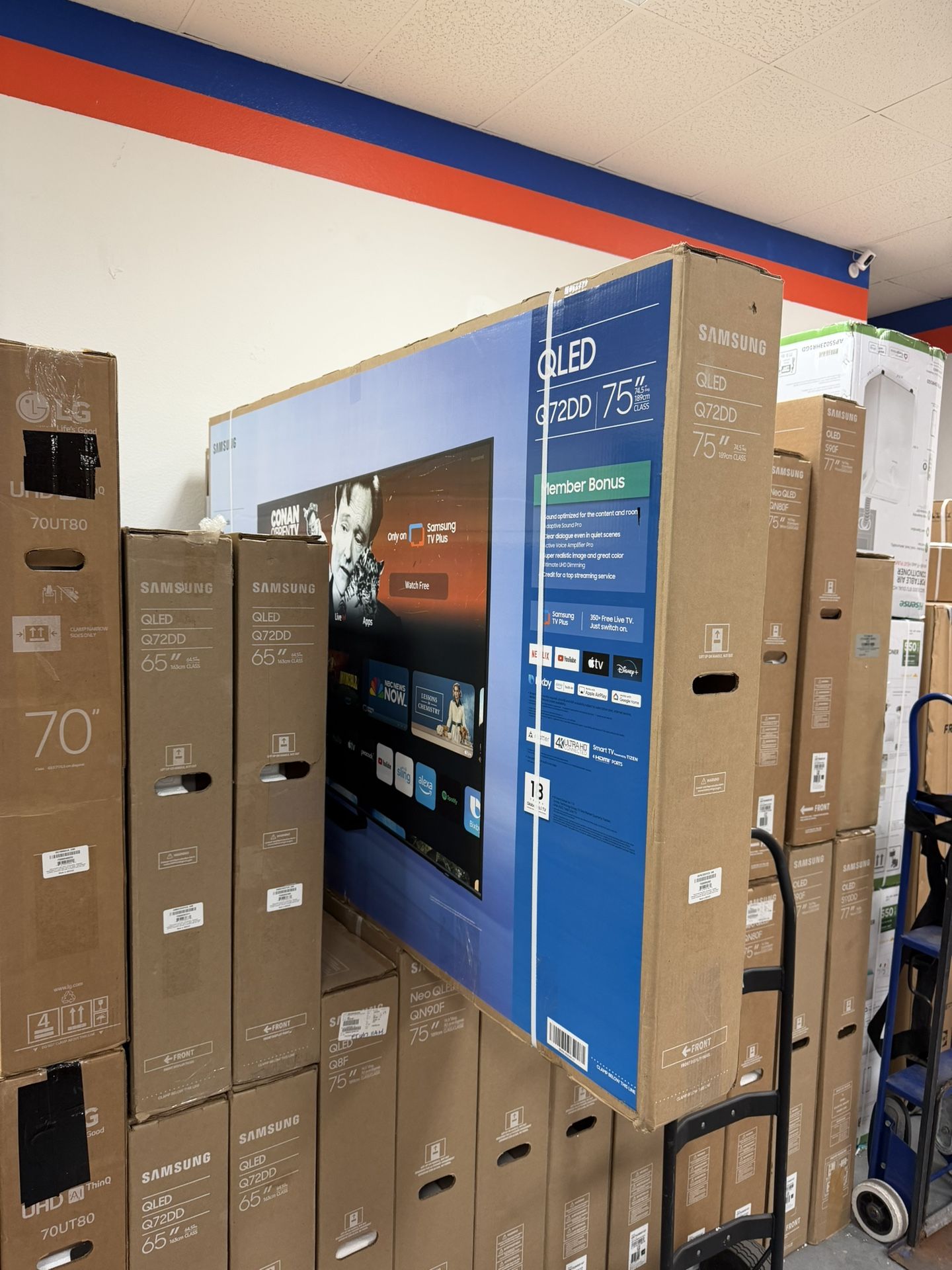 75” Samsung QLED Q72D 4K HDR Smart TV