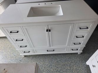 A beautiful vanity 48x22 with top