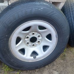 2 Chevy GMC Sierra wheels